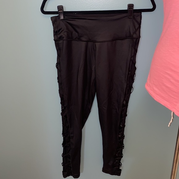 3 PC Victoria’s Secret Set Knockout Leggings + Player Sports Bra + Tank MEDIUM - Picture 2 of 13